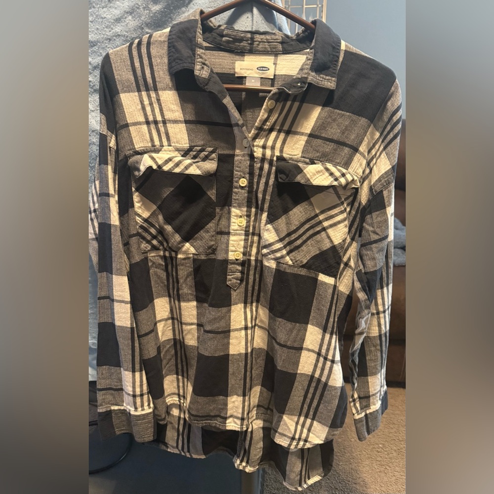 Old Navy Boyfriend Plaid Flannel Shirt Navy Blue White Check Women’s Medium - Picture 1 of 4